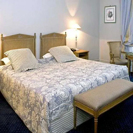 Hotel Royal Champs Elysées 4*