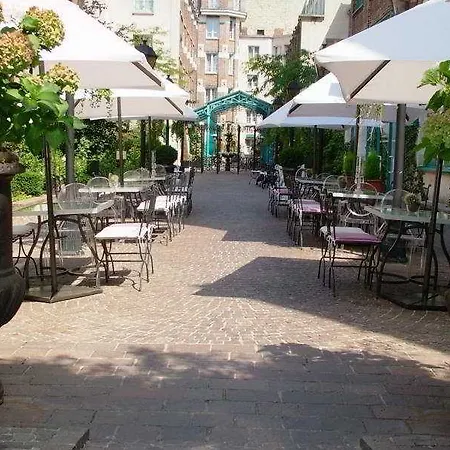 Les Jardins Du Marais Hotel 4*