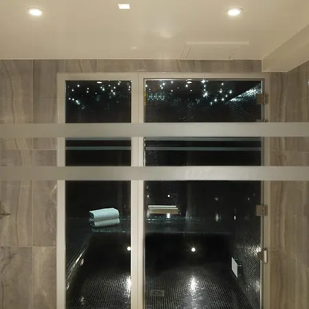 Hotel Monge 4*