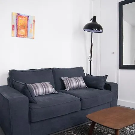 Into - Pont Neuf Apartment