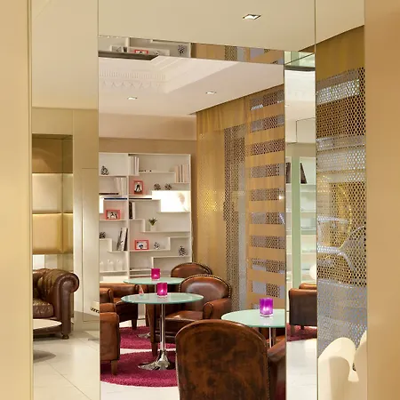 Le 7 Eiffel By Malone Hotell