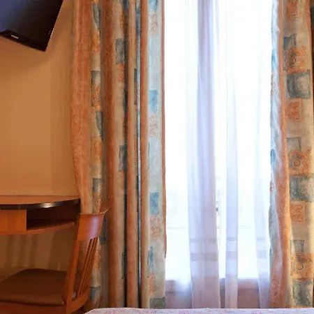 Hibiscus Republique Hotel Paris
