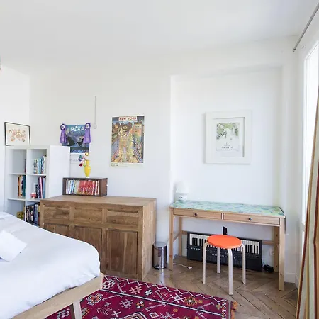 Veeve - Balcony Over The Tree-lined Boulevard Appartement *