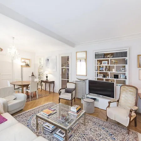 Apartment Veeve - Vintage Elegance In The 16th Paris