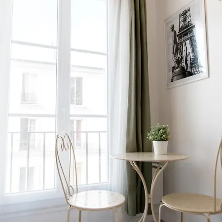 Apartment Montmartre Renoir *