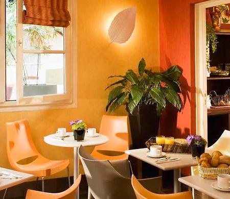 Ibis Styles Eiffel Cambronne Hotel 3*