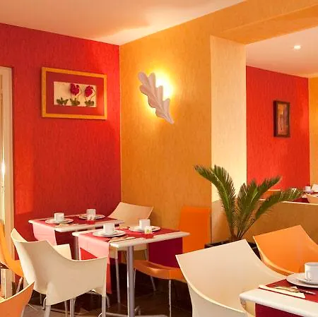 Hotel Ibis Styles Eiffel Cambronne 3*