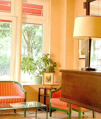 Hotel William's Opera 3*