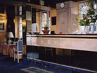 Cluny Square 3*