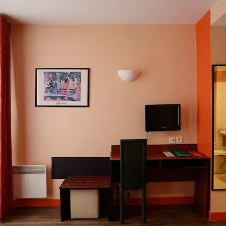 Pierre Nicole Hotel 2*