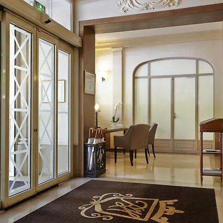 Royal Champs Elysées Hotel 4*