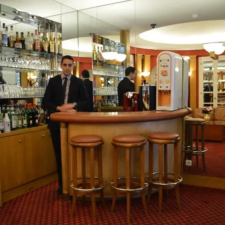 Hotel Royal Elysées 4*