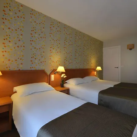 Relais Du Pre 3* פריז
