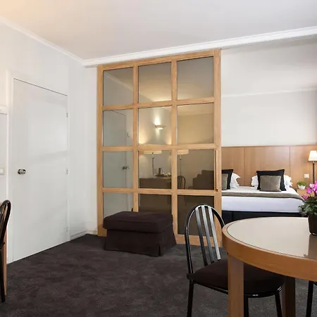 La Du Roy Champs Elysees Hotel