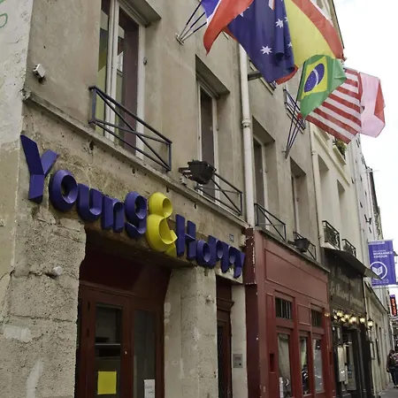 Hostel Young And Happy Latin Quarter By Hiphophostels *