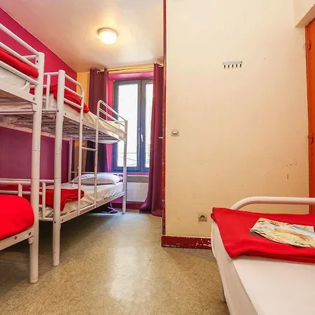 Hostel Young And Happy Latin Quarter By Hiphophostels