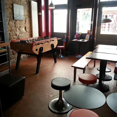 Hostel Young And Happy Latin Quarter By Hiphophostels