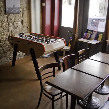 Hostel Young And Happy Latin Quarter By Hiphophostels *