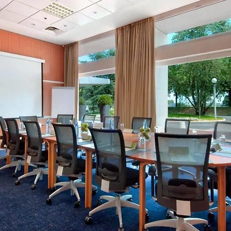 Hotel Hilton Orly Airport 4*