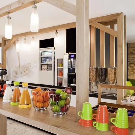 Ibis Styles Buttes Chaumont Hotel París