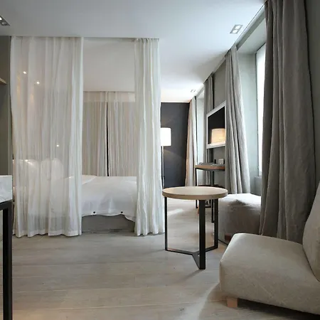 Hotel Hidden