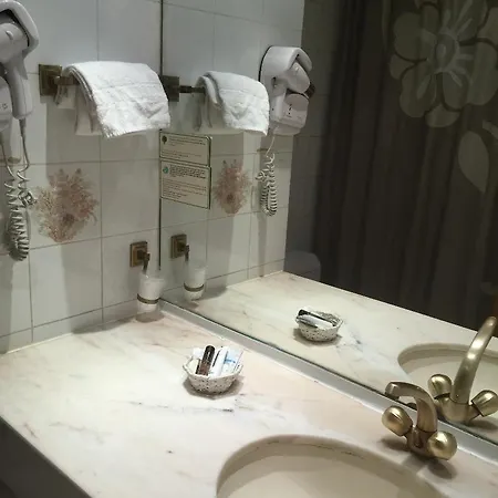 Hotel Royal Elysées 4*