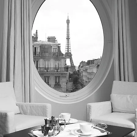 Le Metropolitan, Tour Eiffel, A Tribute Portfolio