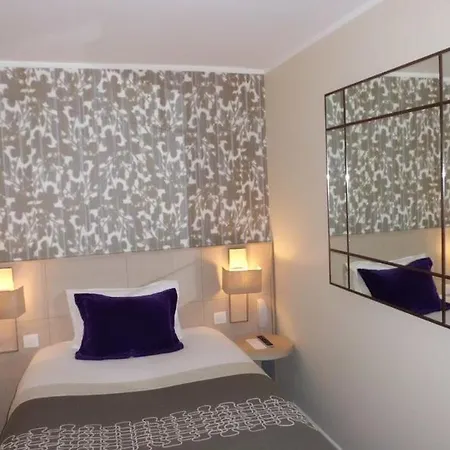 Hotel Jardins Eiffel 3*