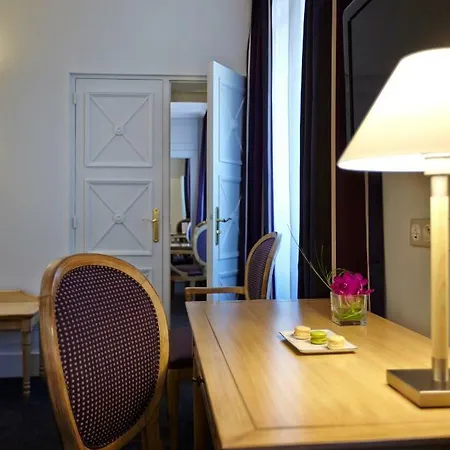 Hotel Royal Champs Elysées París