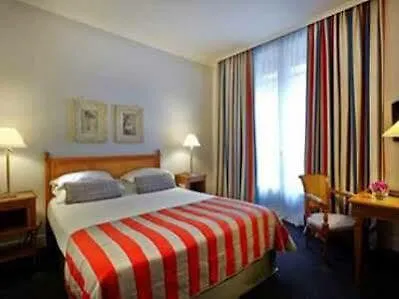 Hotel Royal Champs Elysées