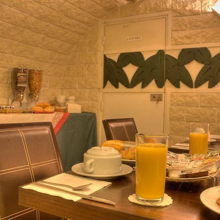 Hotel Montholon