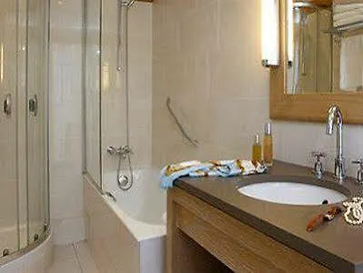 La Du Roy Champs Elysees 4* Paris