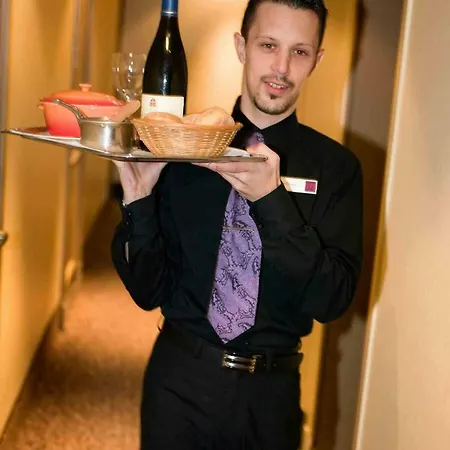 Mercure Opera Louvre מלון 4*