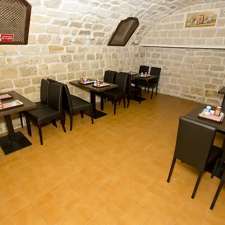 Hotel Hipotel Pere-lachaise Republique Paryż