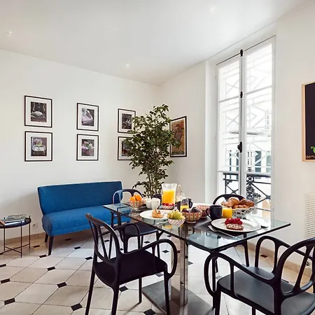 Rue Honore Chevalier - Two Bedroom *