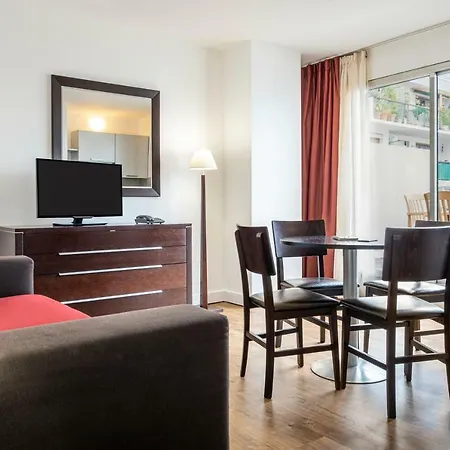 Adagio Access Tour Eiffel St Charles 3* Paris