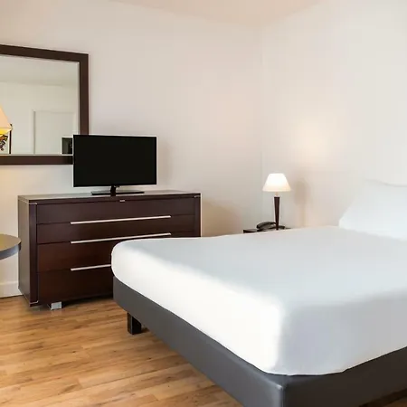 Adagio Access Tour Eiffel St Charles 3*