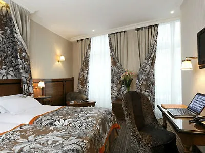 Hotel Au Manoir Saint Germain Paryż