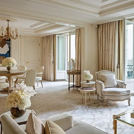 Four Seasons George V 5* Paris