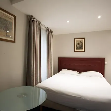 Hotel Savoy 2*