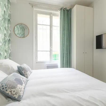 Daumier - New 2 Bdrs Flat Near La Seine 아파트 파리