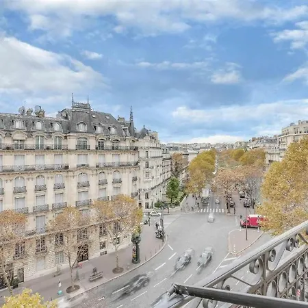 Luxurious Penthouse Near Champs Elysees And Front Of Eiffel Tower