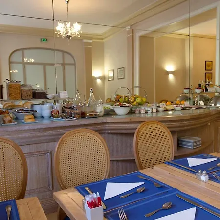 Royal Champs Elysées Hotel 4*