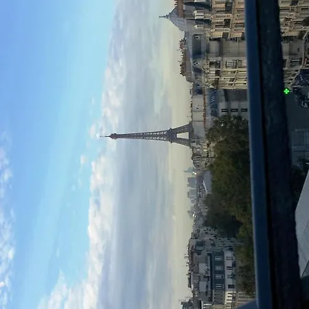 Eiffel Aparthotel 4*