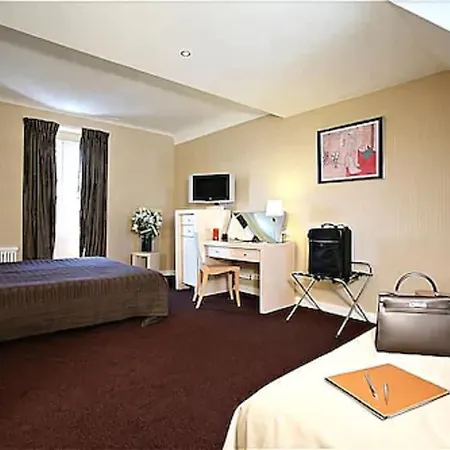 Hotel Paris-auteuil By Ihg 3*