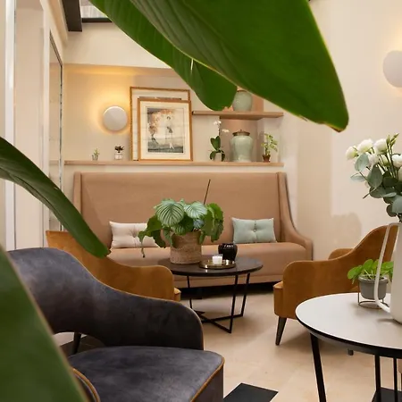 Des Champs-elysees 4* Paris