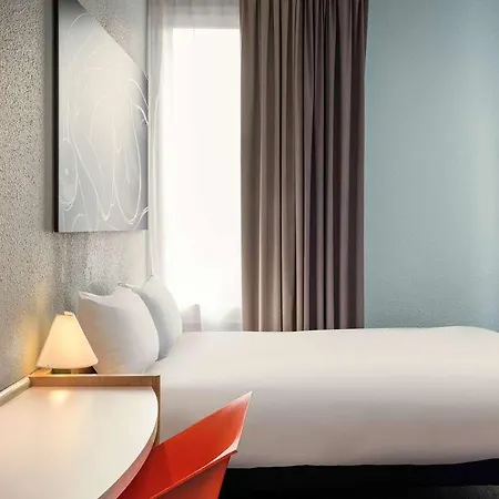 Ibis Daumesnil Porte Doree Hotel