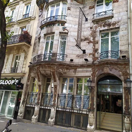 Hotel Elysees Ceramic