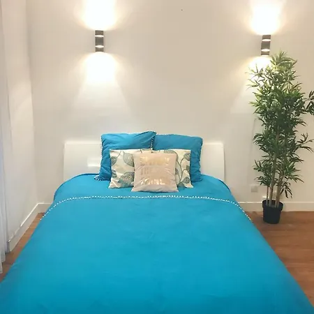 Cosy Near Eiffel Tour B&B