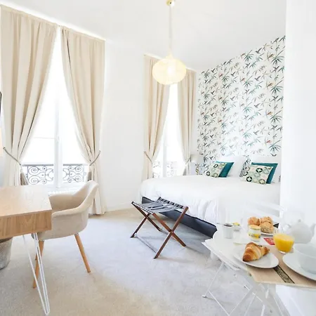 Maison De Lignieres - - Quartier Champs-elysees Bed & Breakfast 3*